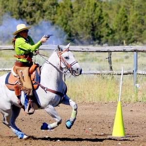 Meet your Posher, Lori